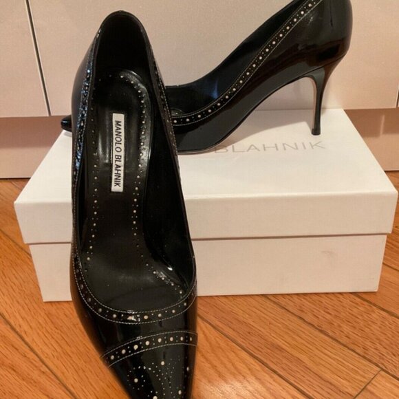 MANOLO BLAHNIK Quitohi Spectator Black Patent Leather Pumps - Picture 5 of 12